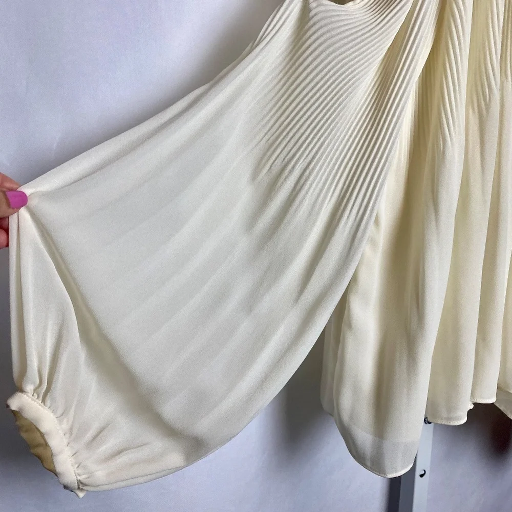 Aakaa Cream Pleated Flowy Open Shoulder Fairy Cottagecore Tie Back Medium